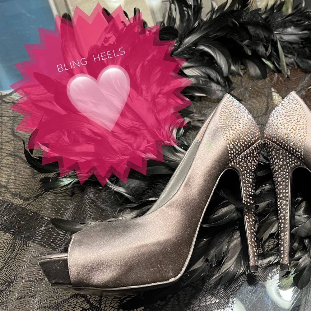 Steve madden PLAYY-R high heel rhinestone studded heels. Holiday Rhinestone heel